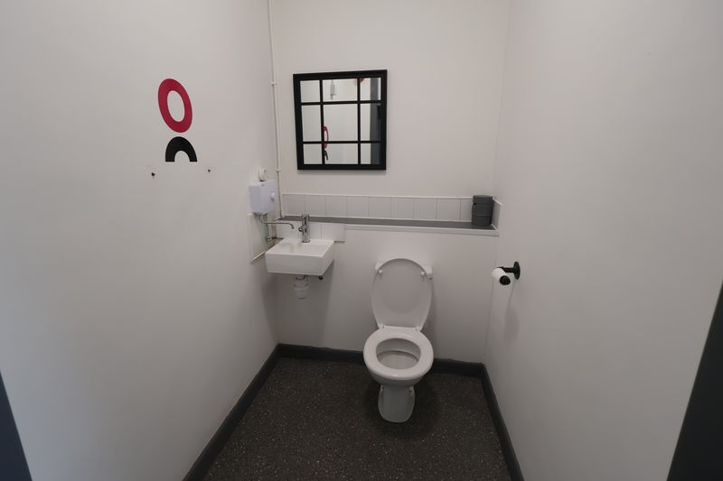 W/C- click for photo gallery